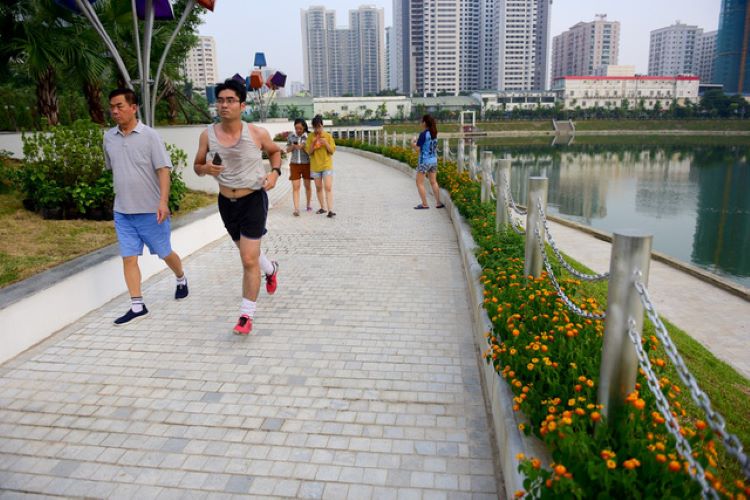 Công viên hồ điều hòa Nhân Chính​